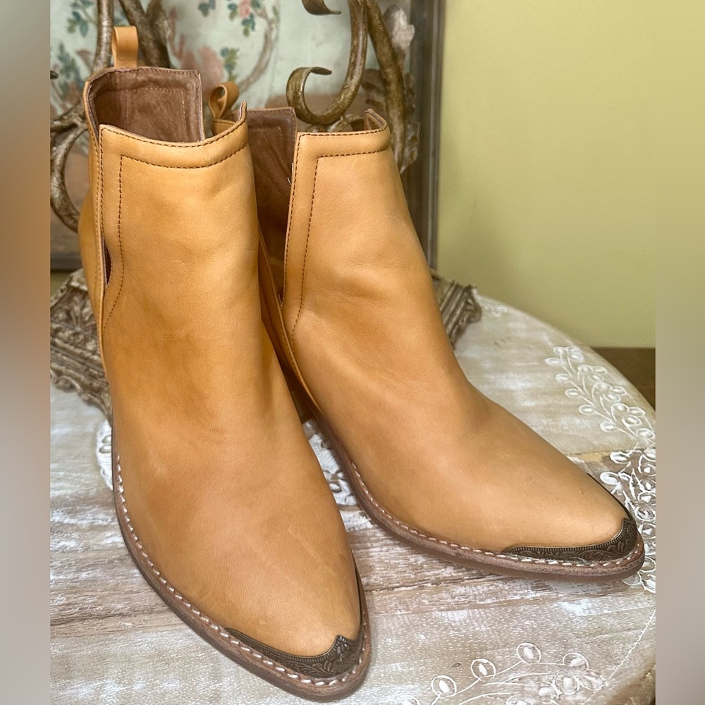 EUC Jeffrey Campbell “Cromwell” Leather Ankle Bootie in Tobacco. Size 8 - Picture 2 of 15